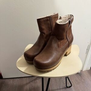 Universal Threads Boots with Faux Fur Lining